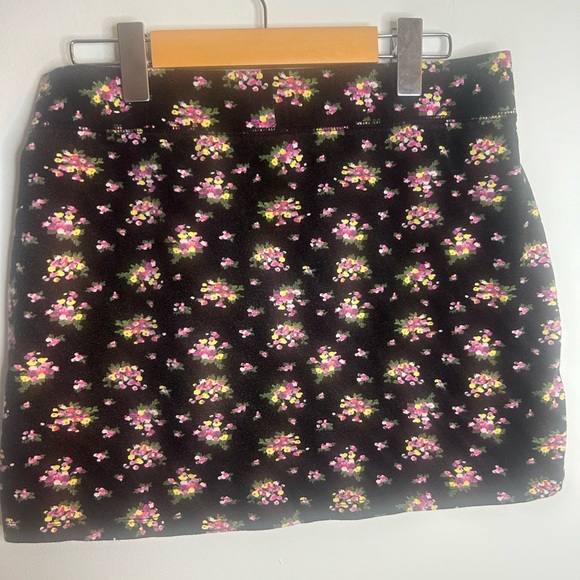 Aeropostale Size Large, floral mini skirt, stretchy, cotton/spandex blend, y2k - Picture 4 of 5